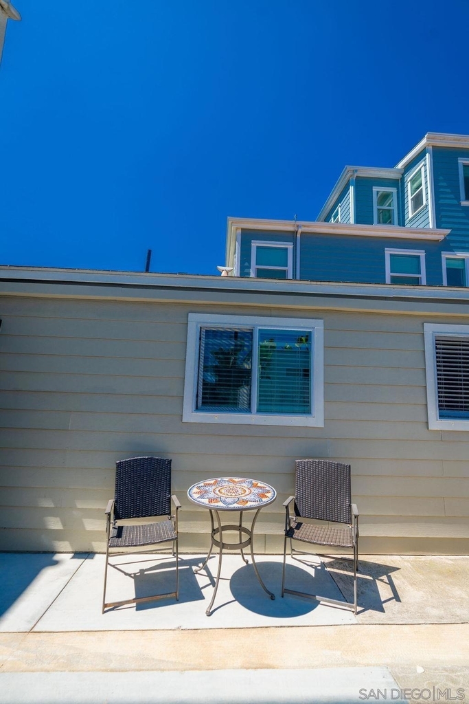 841 Beryl St - Photo 22