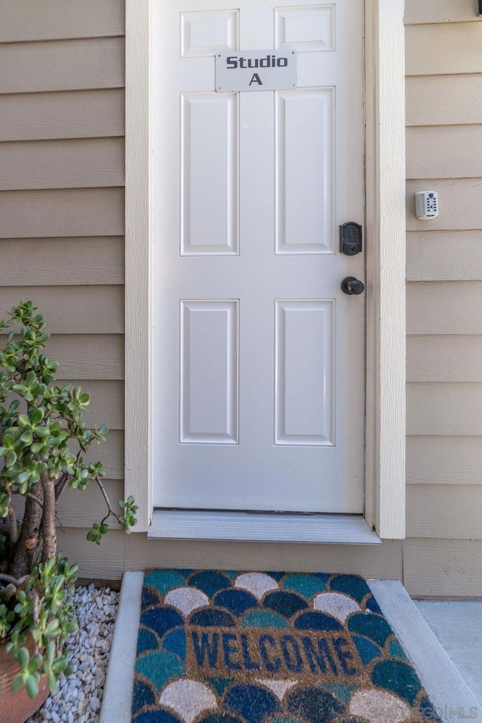 841 Beryl St - Photo 15