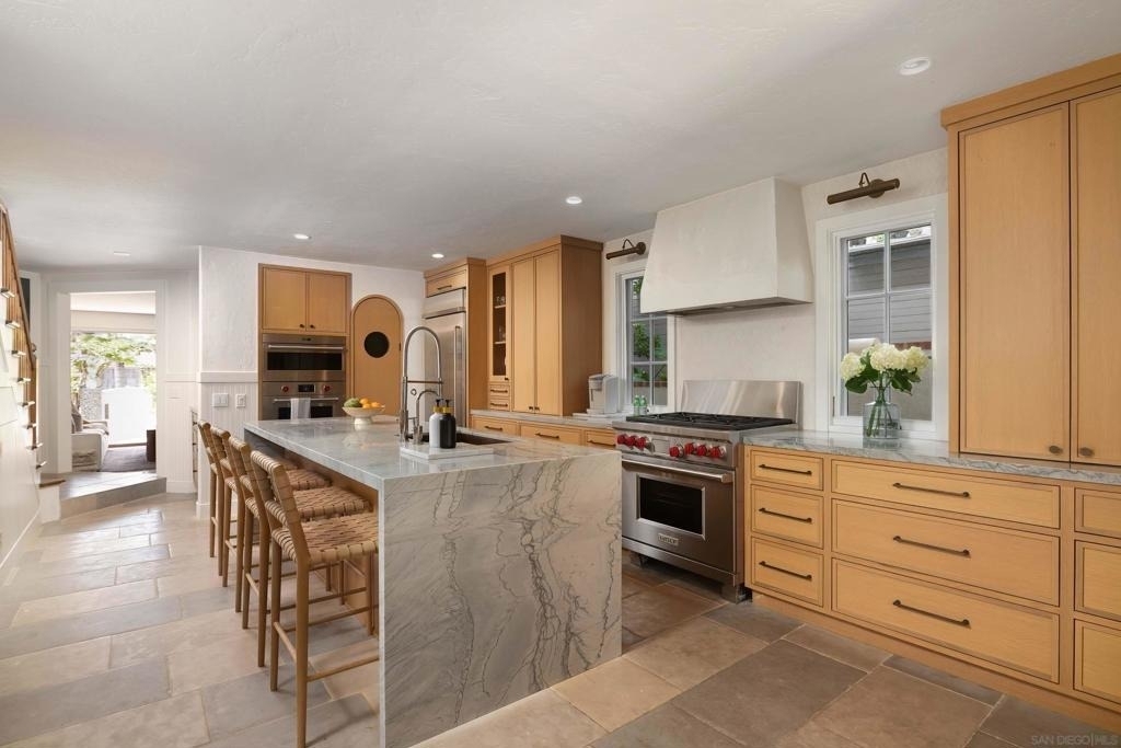 335 Gravilla Street - Photo 1
