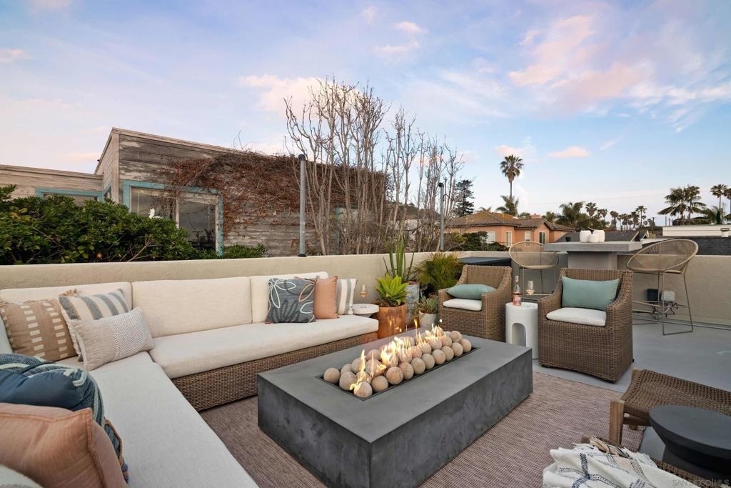 335 Gravilla Street - Photo 32