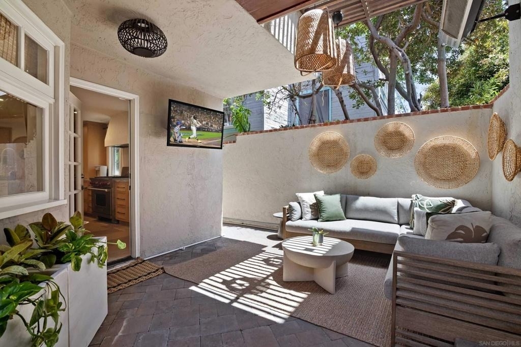 335 Gravilla Street - Photo 20
