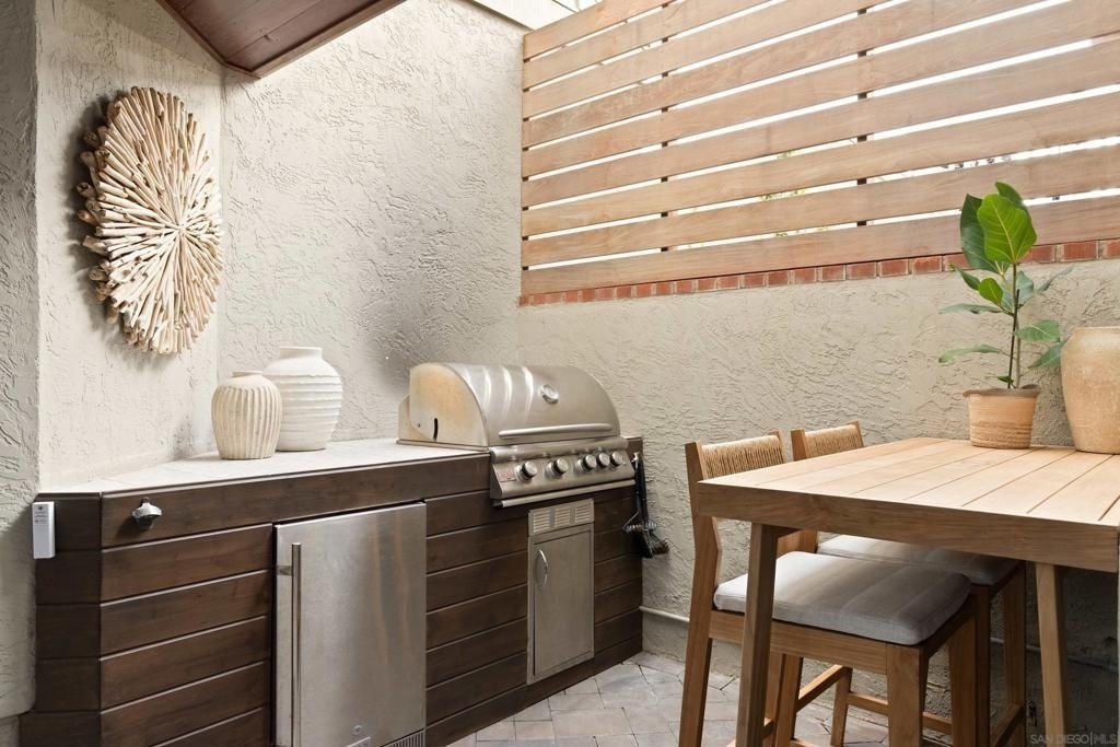 335 Gravilla Street - Photo 23