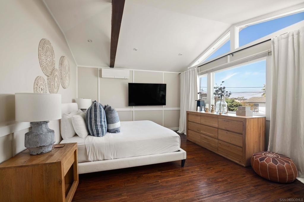 335 Gravilla Street - Photo 3