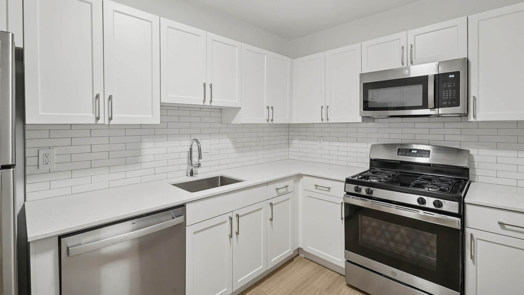 3003 Van Ness St. Nw - Photo 52