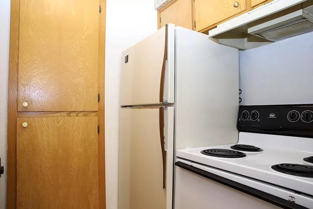 4701 Red River St - Photo 3