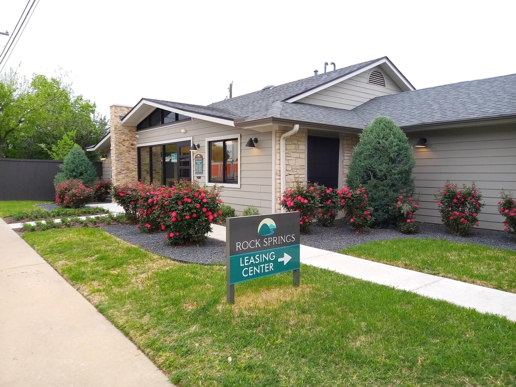 1338 Christopher Ave - Photo 0