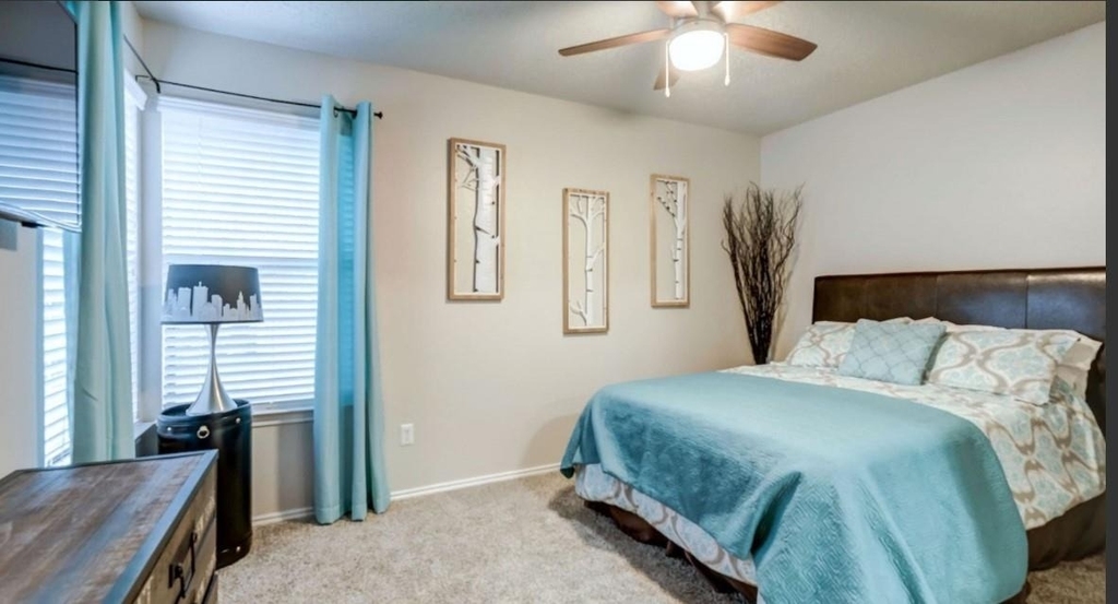 1338 Christopher Ave - Photo 2