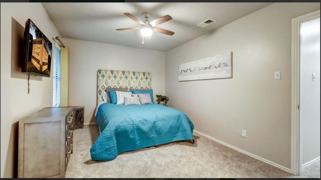 1338 Christopher Ave - Photo 1