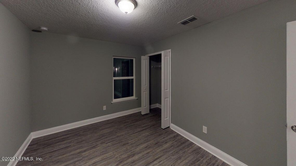2222 Thomas Court - Photo 3