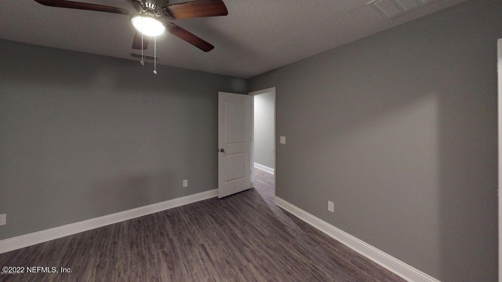 2222 Thomas Court - Photo 4