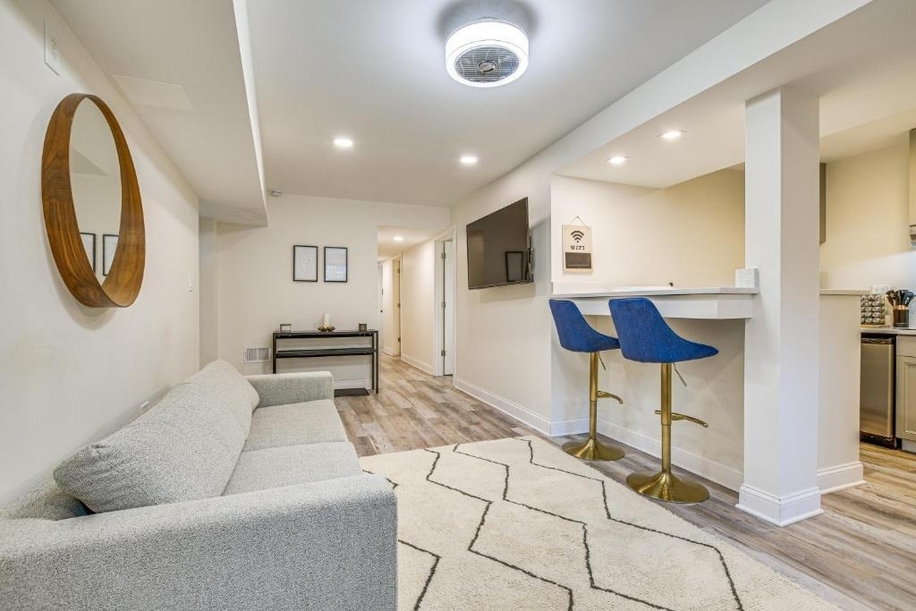 4829 S Forrestville Avenue - Photo 1