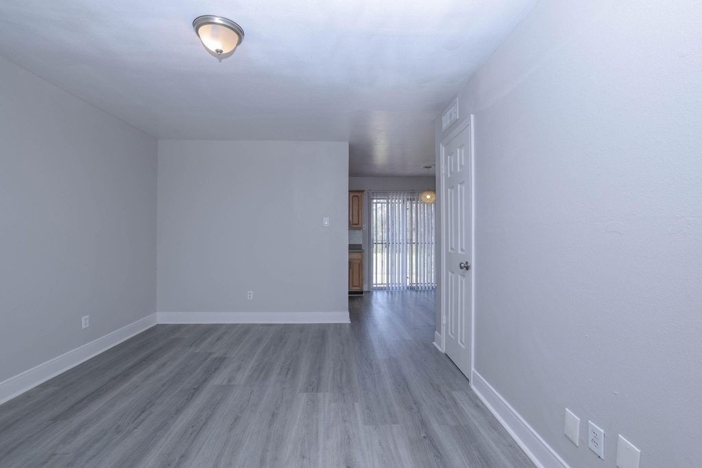 9834 Denning Drive - Photo 4