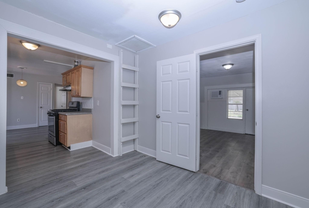 9834 Denning Drive - Photo 18