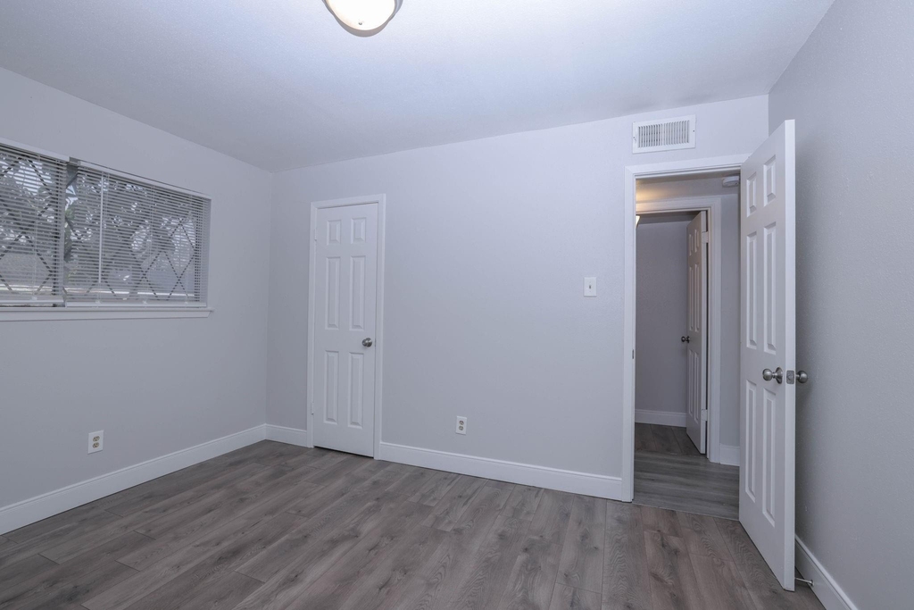 9834 Denning Drive - Photo 24