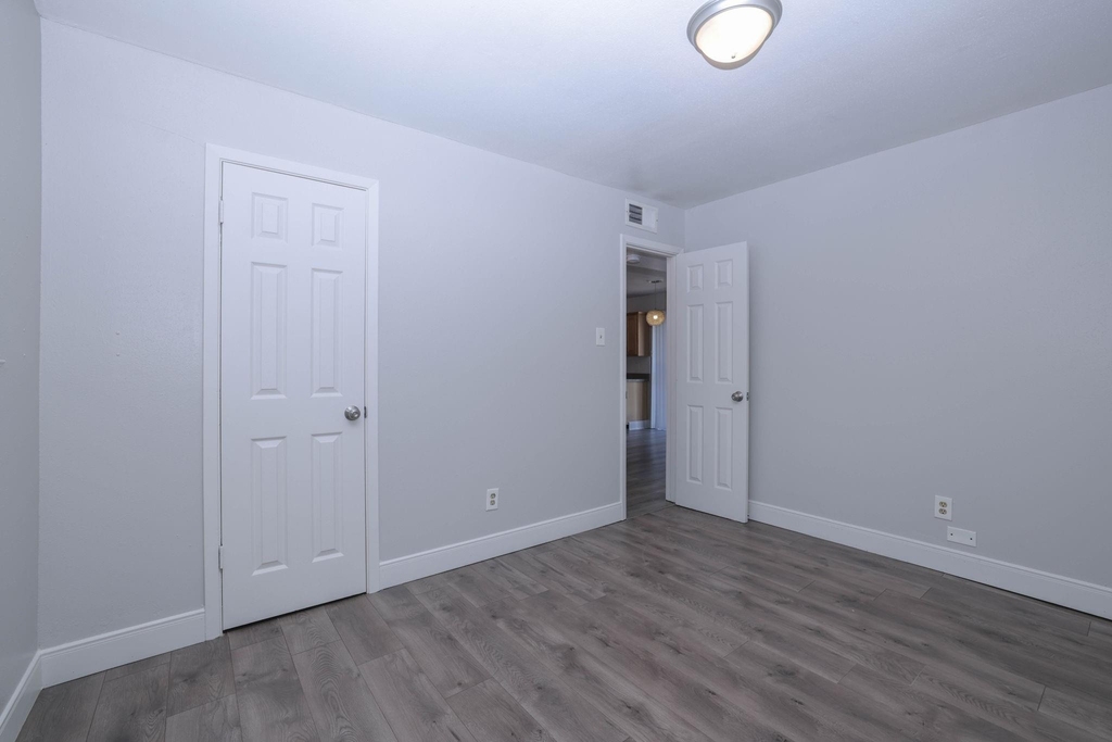 9834 Denning Drive - Photo 23