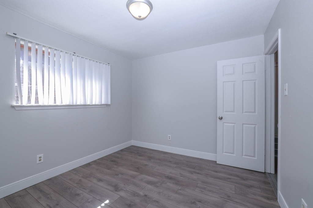 9834 Denning Drive - Photo 21
