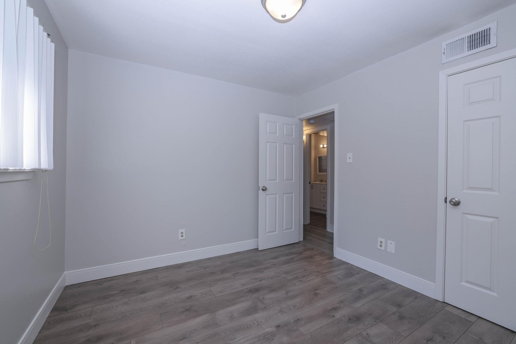 9834 Denning Drive - Photo 22
