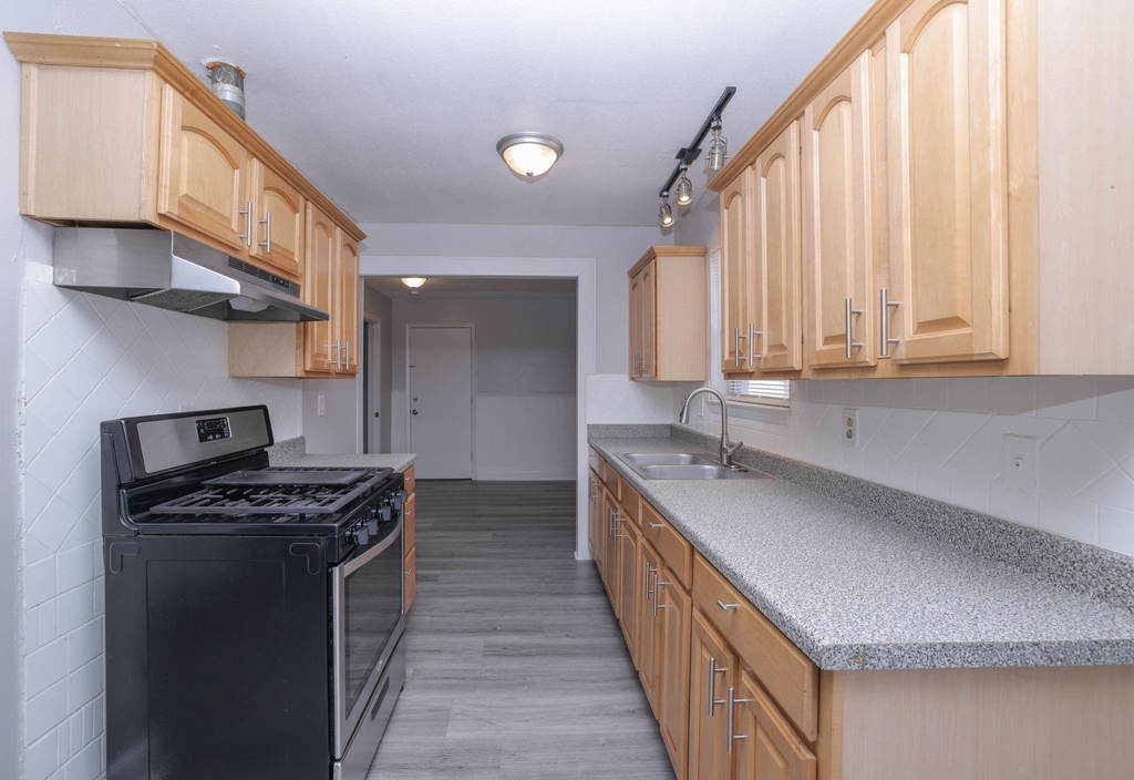 9834 Denning Drive - Photo 10