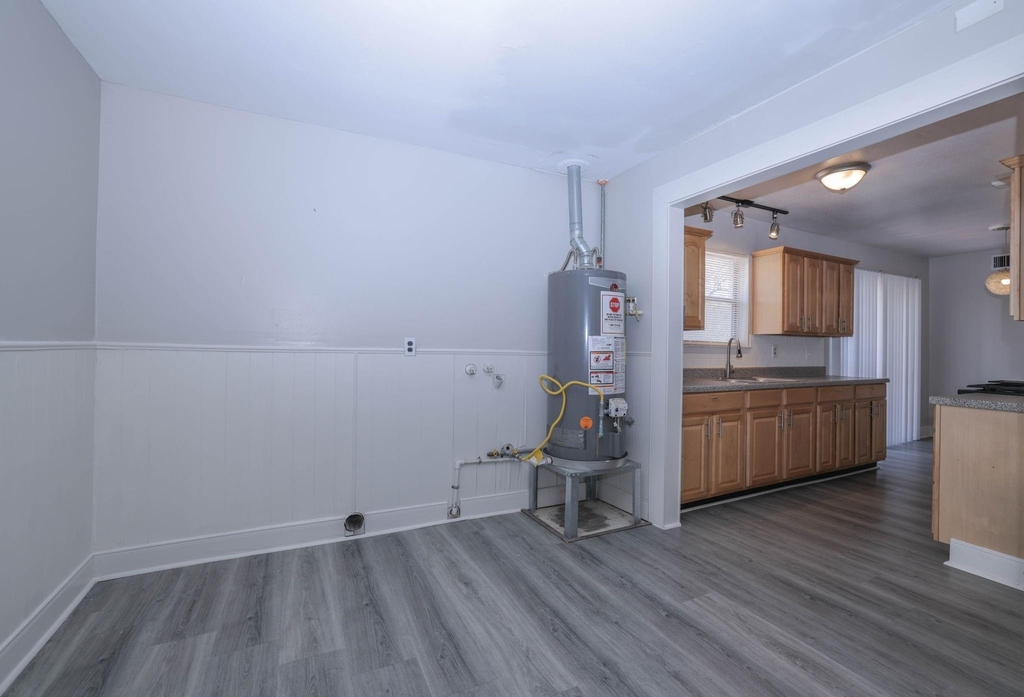 9834 Denning Drive - Photo 17