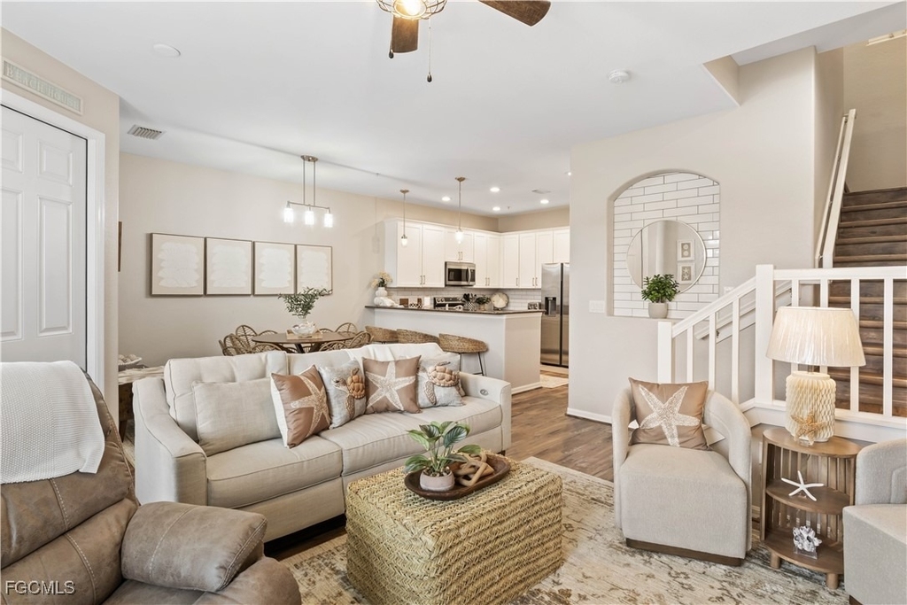 11908 Izarra Way - Photo 5