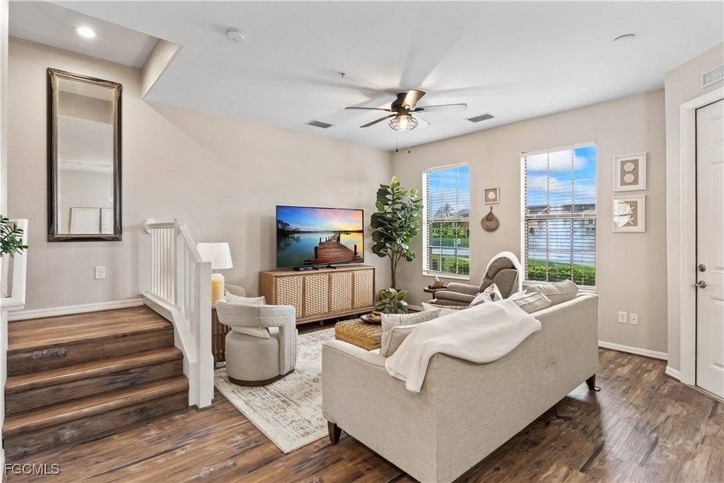 11908 Izarra Way - Photo 4