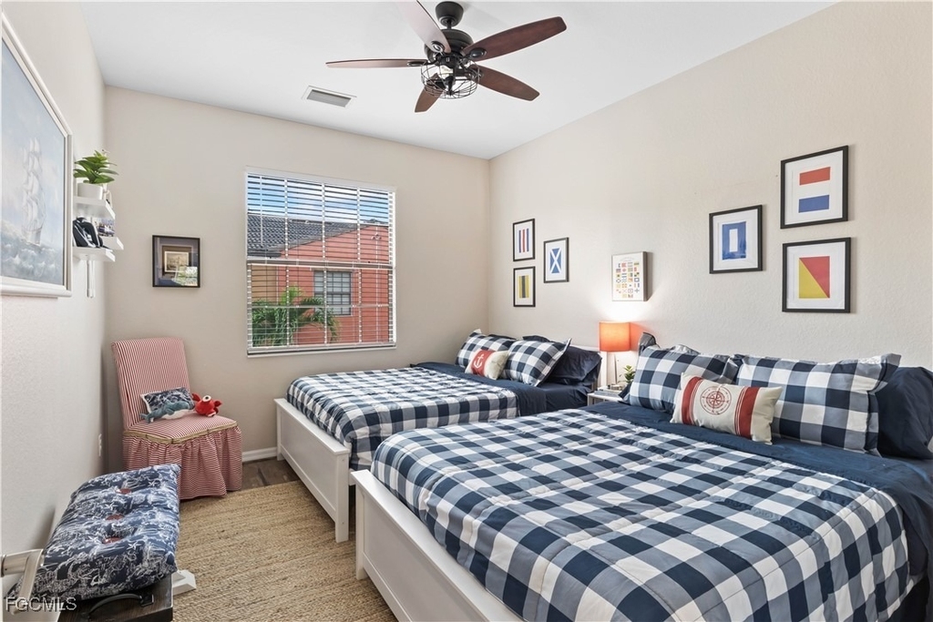 11908 Izarra Way - Photo 21