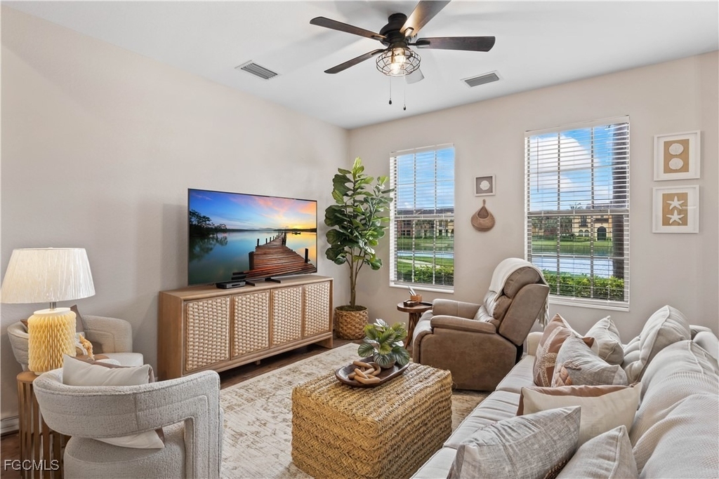 11908 Izarra Way - Photo 2