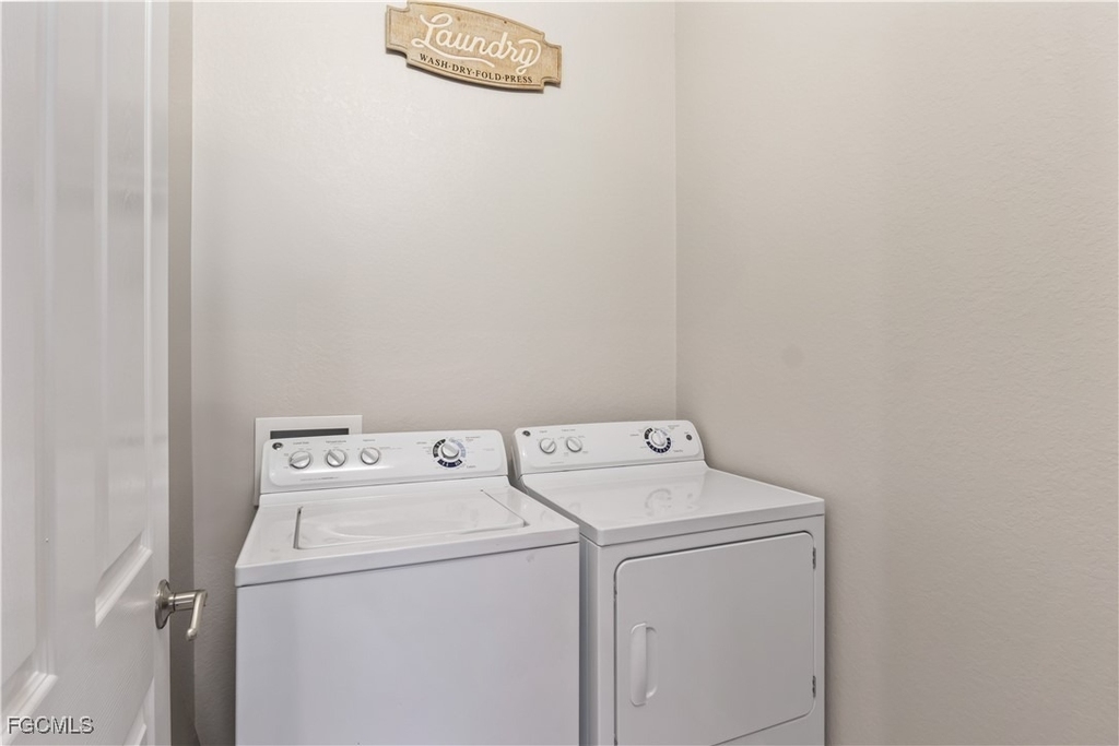 11908 Izarra Way - Photo 22