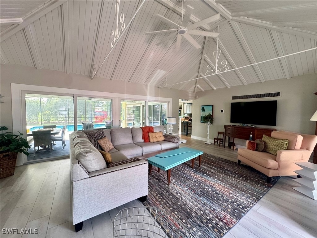 1249 Fruitland Avenue - Photo 3