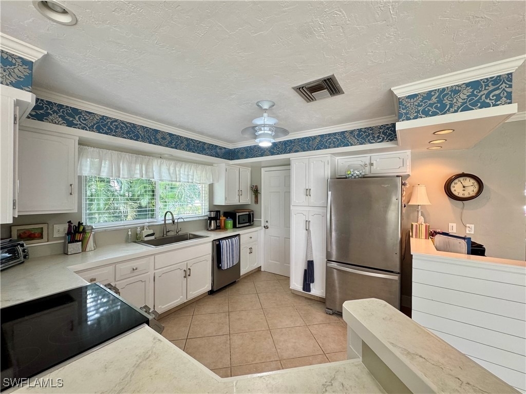 1249 Fruitland Avenue - Photo 5