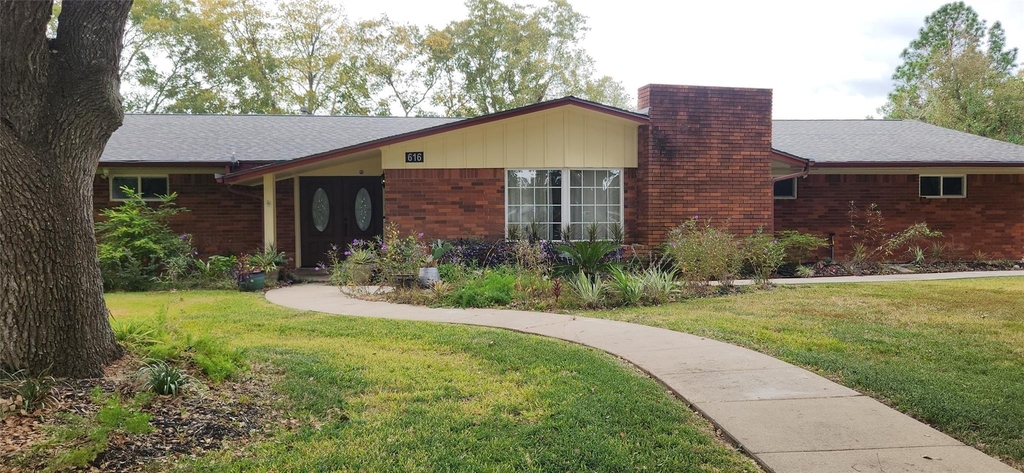 616 Cannan Drive - Photo 1