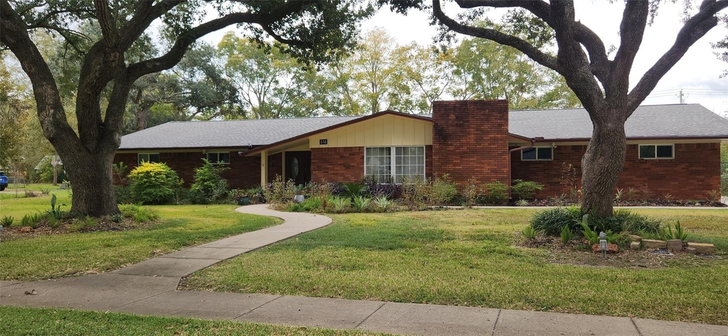 616 Cannan Drive - Photo 0