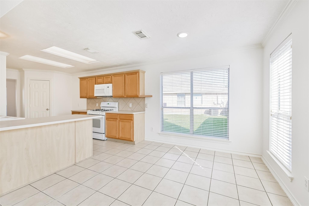 2507 Liza Court - Photo 10
