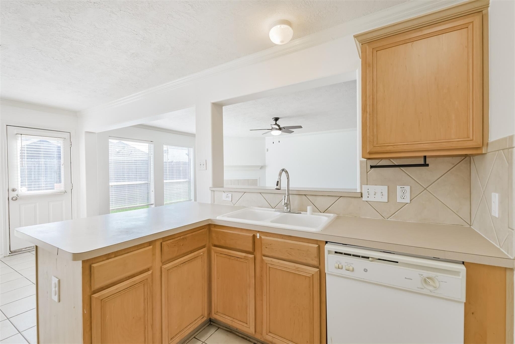 2507 Liza Court - Photo 15