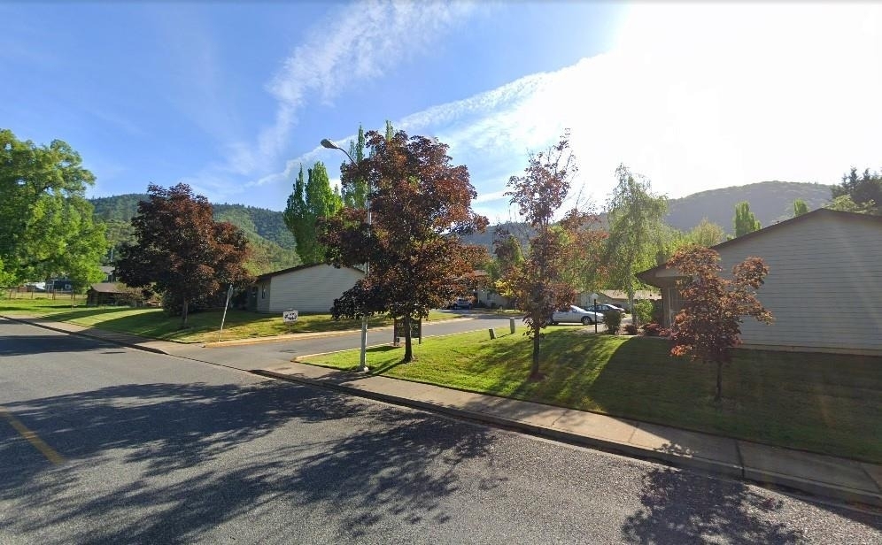 1465 Ne 10th St - Photo 5