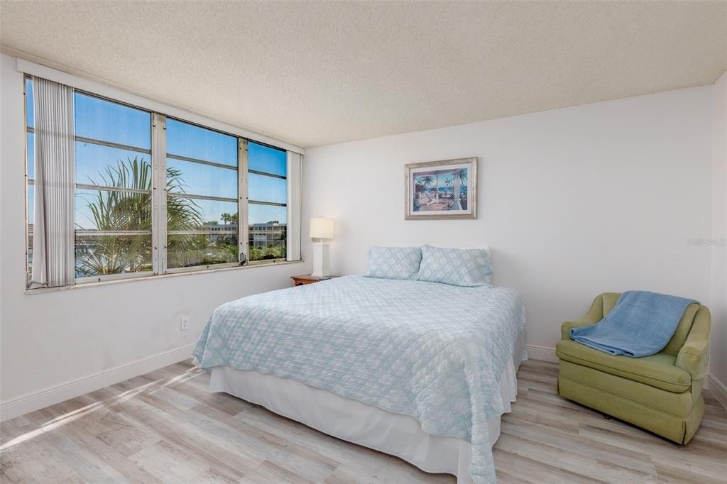 7405 Bay Island Drive S - Photo 16
