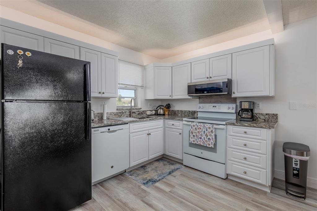 7405 Bay Island Drive S - Photo 15