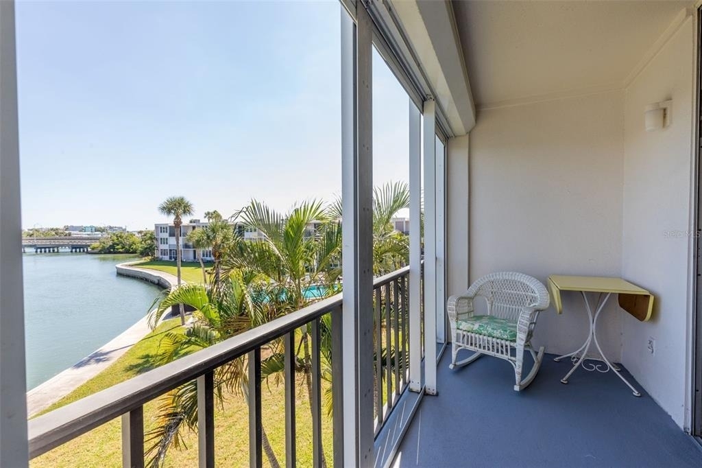 7405 Bay Island Drive S - Photo 8