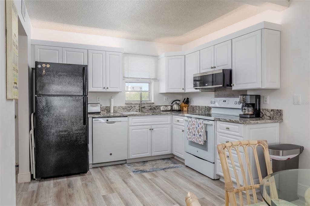 7405 Bay Island Drive S - Photo 12