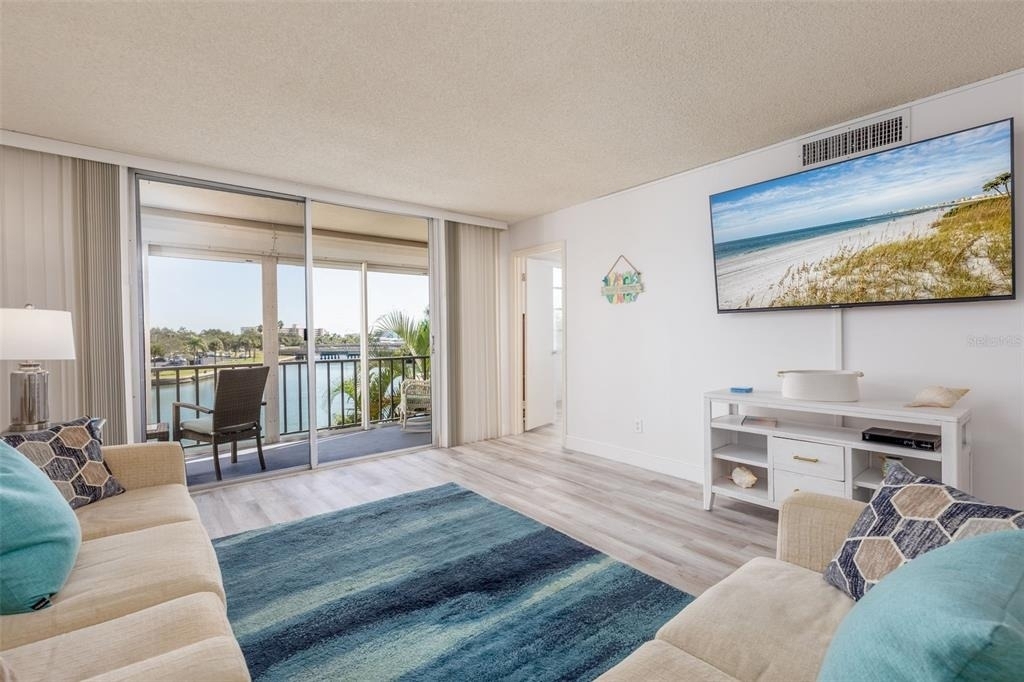 7405 Bay Island Drive S - Photo 6