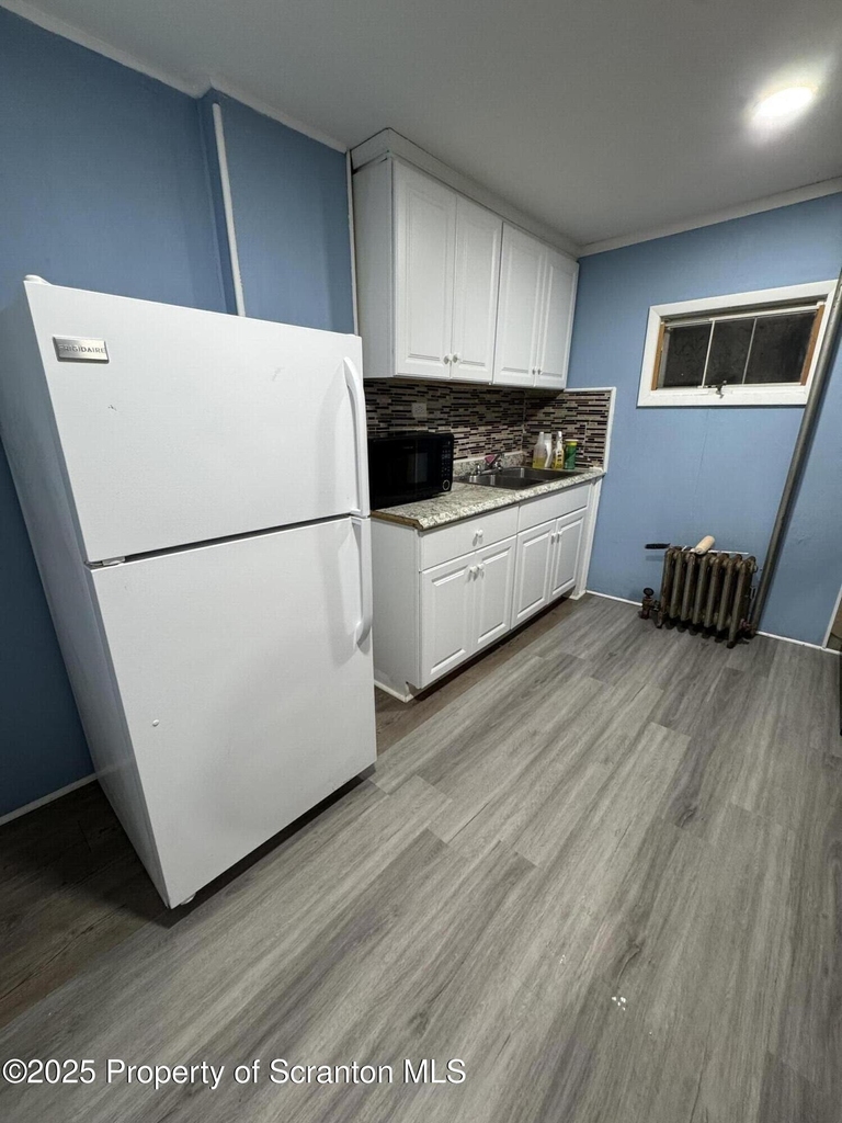 618 Deacon Street - Photo 2