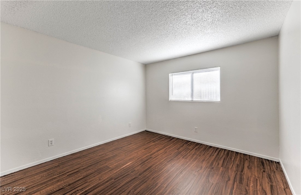3109 N Walnut Road - Photo 11