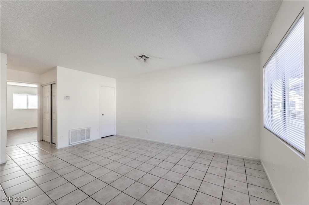 3109 N Walnut Road - Photo 5