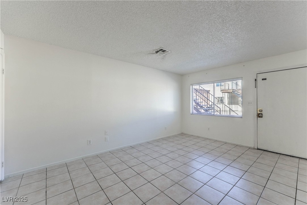 3109 N Walnut Road - Photo 3