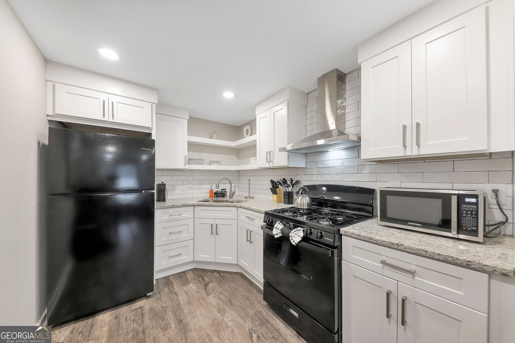 243 Georgia Avenue N - Photo 2