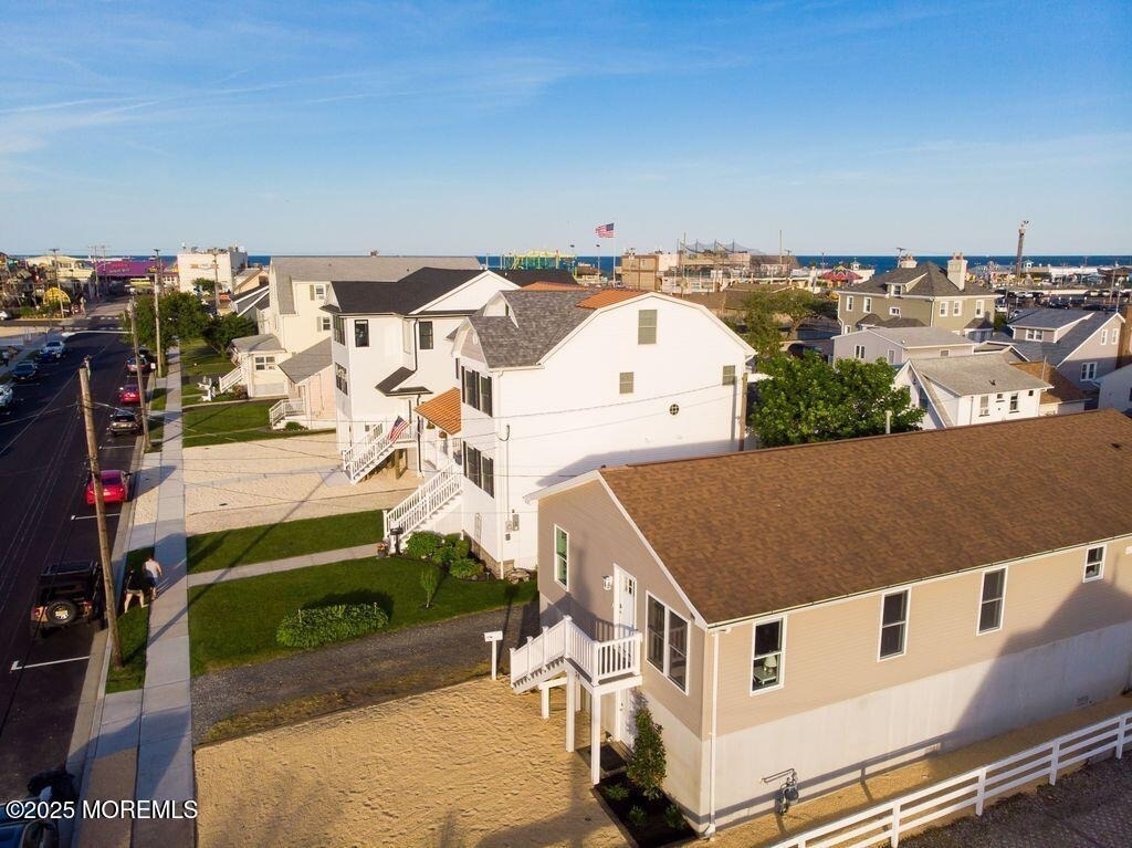 28 Central Avenue - Photo 2