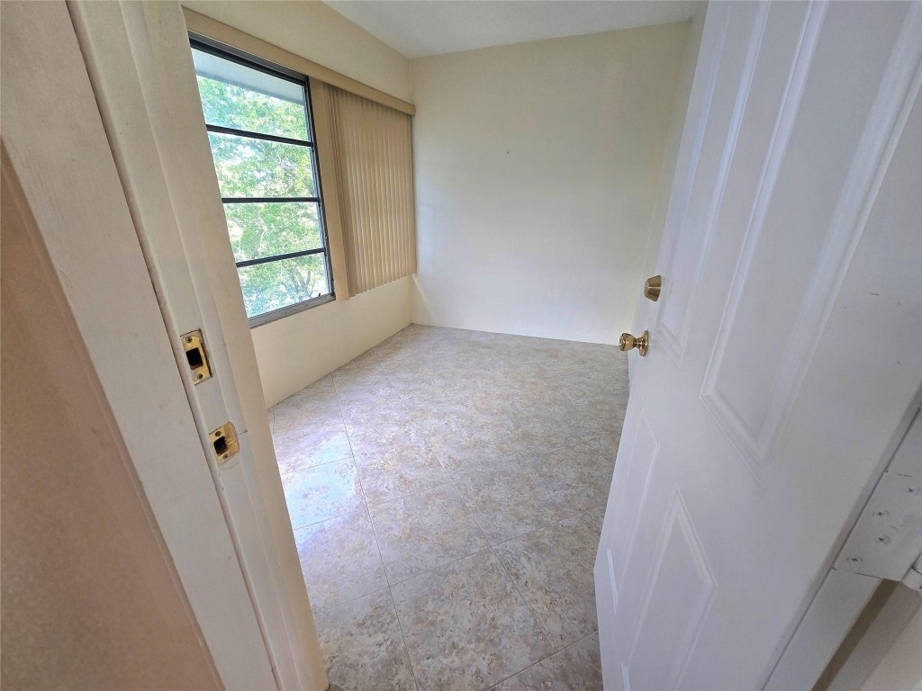 3531 Nw 50th Avenue - Photo 4