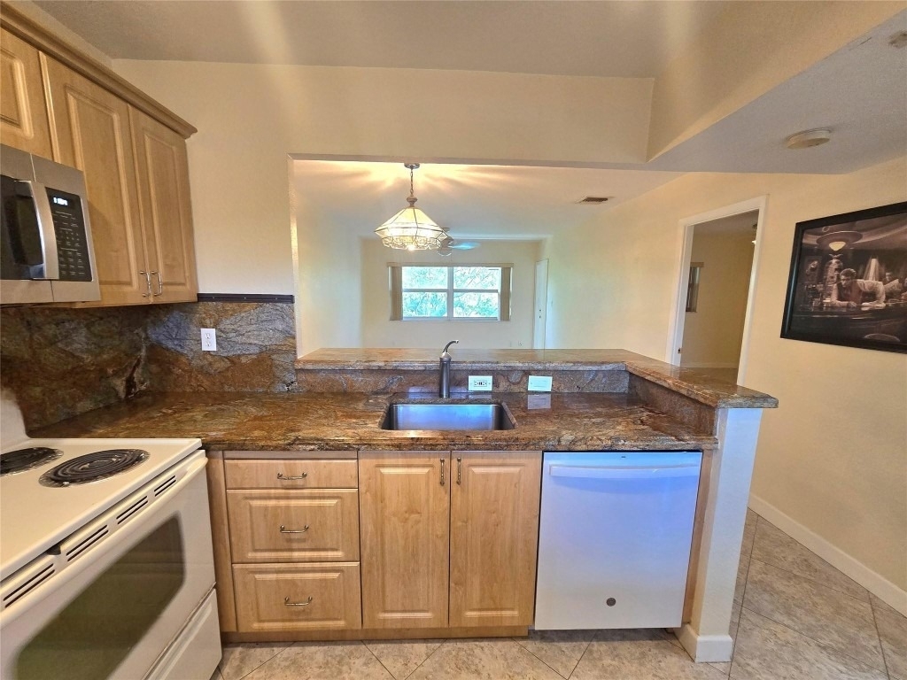 3531 Nw 50th Avenue - Photo 9