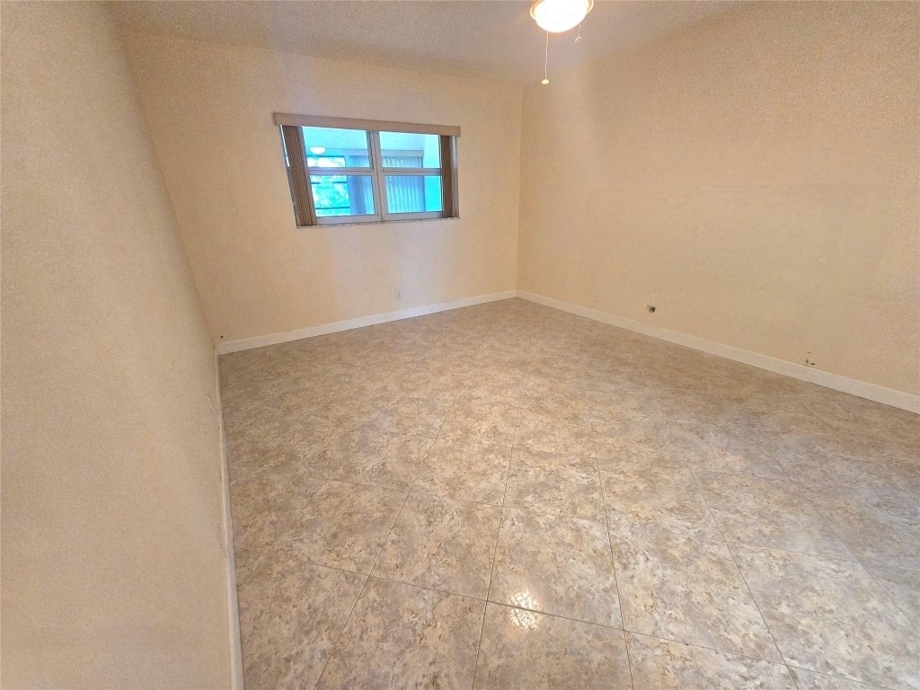 3531 Nw 50th Avenue - Photo 2