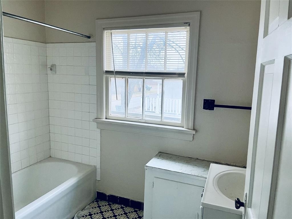 1802 Exchange Avenue - Photo 6